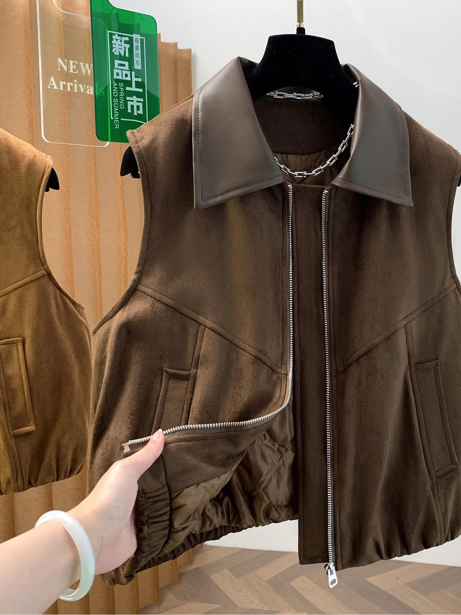 High-End Women's Suede Vest Casual Layered Collarless Jacket Outerwear Thickened Cotton  Zipper Closure  Color