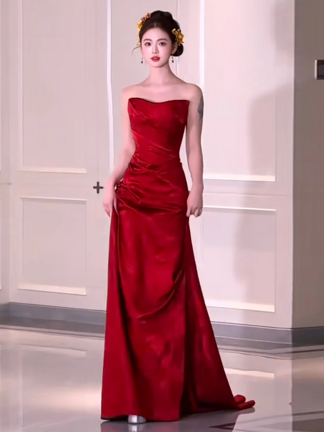 

Красное вечернее платье для свадебного торжества, длинное платье подружки невесты без бретелек с завышенной талией, модное свадебное платье со средней талией