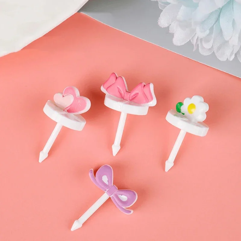 漫画のフルーツフォーク,愛の心の弓,ミニカップケーキのデザートスティック,子供の食べ物の選択,つまようじ,子供のお弁当箱の装飾
