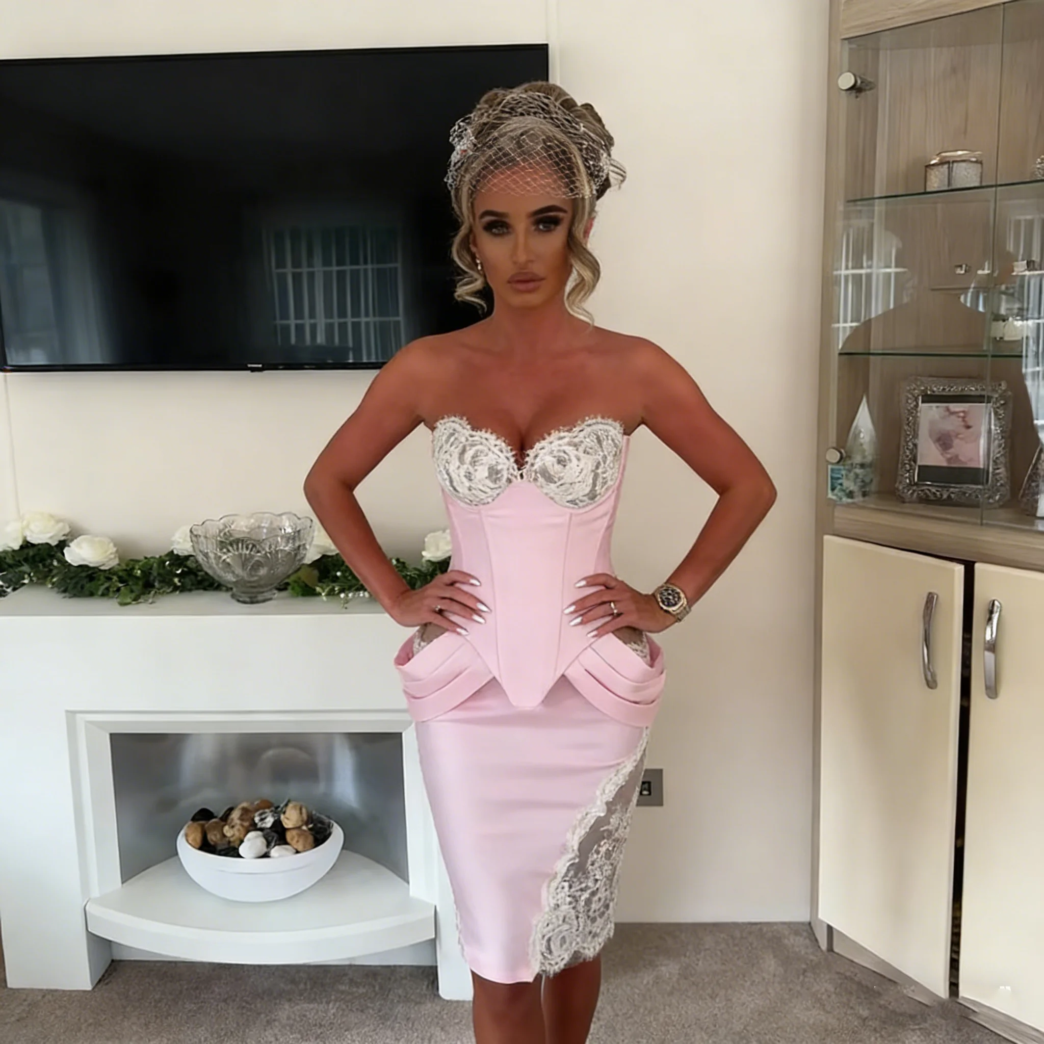 

Custom Pink Lace Cocktail Gown For Women Appliques Sleeveless Birthday Party Gown Mini Short Cocktail Dress Sheath Strapless