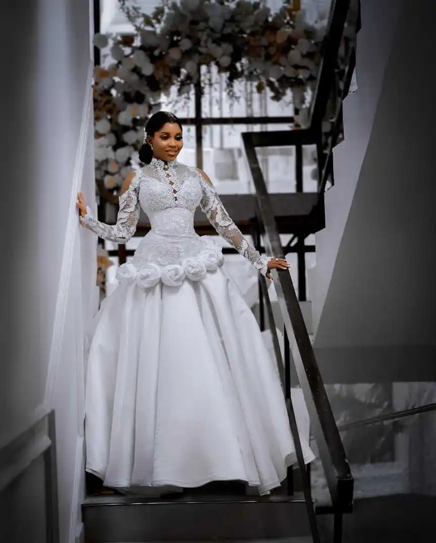 Glamorous Hand Made Flowers Wedding Dress Mermaid Long Sleeve Lace Brida Gowns Customized Bridal Dresses Couture