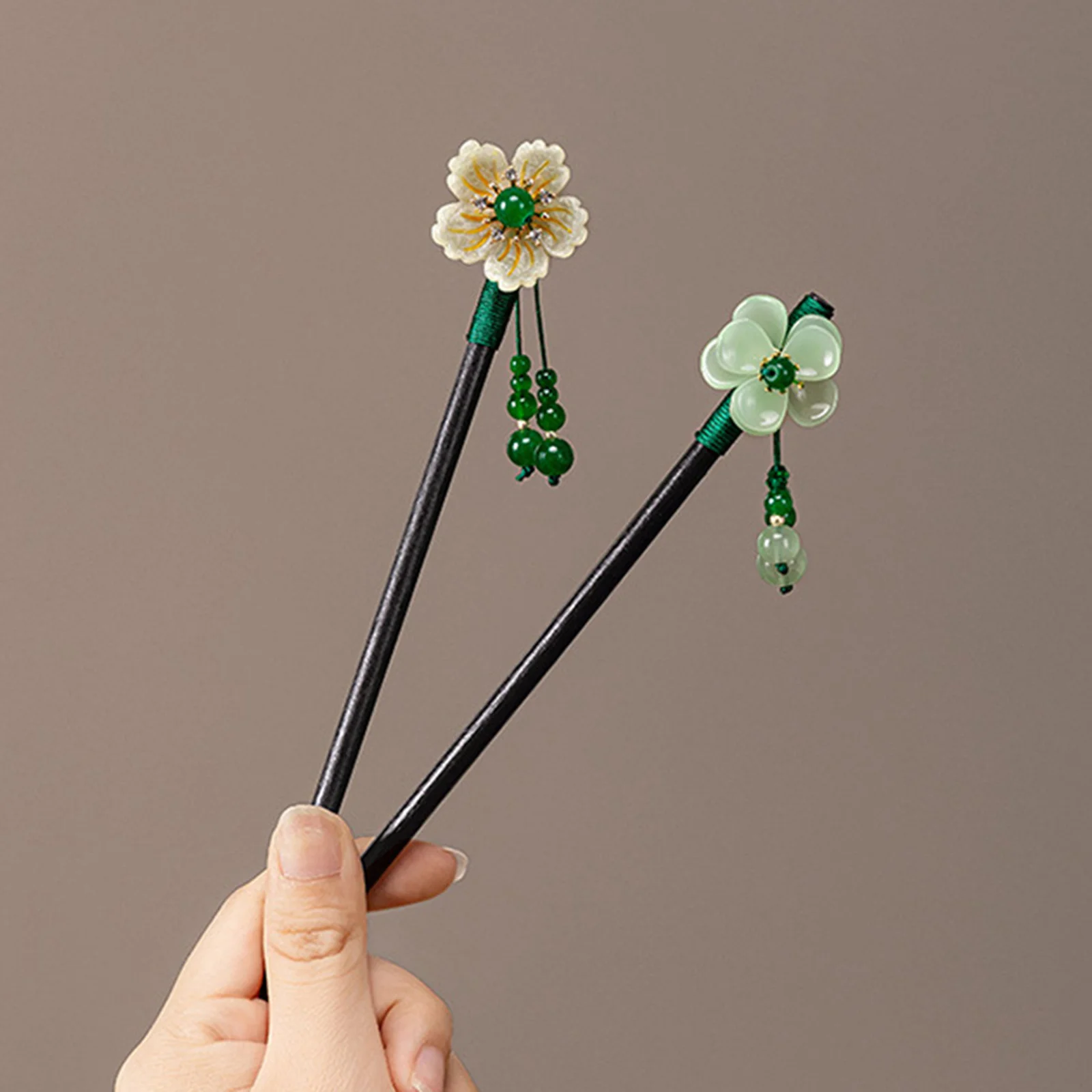 دبوس شعر أنيق على شكل زهرة شرابة سلسلة خضراء طازجة صغيرة عصا شعر خشبية للنساء إكسسوارات شعر مجوهرات مصنوعة يدويًا من الصقيل #3