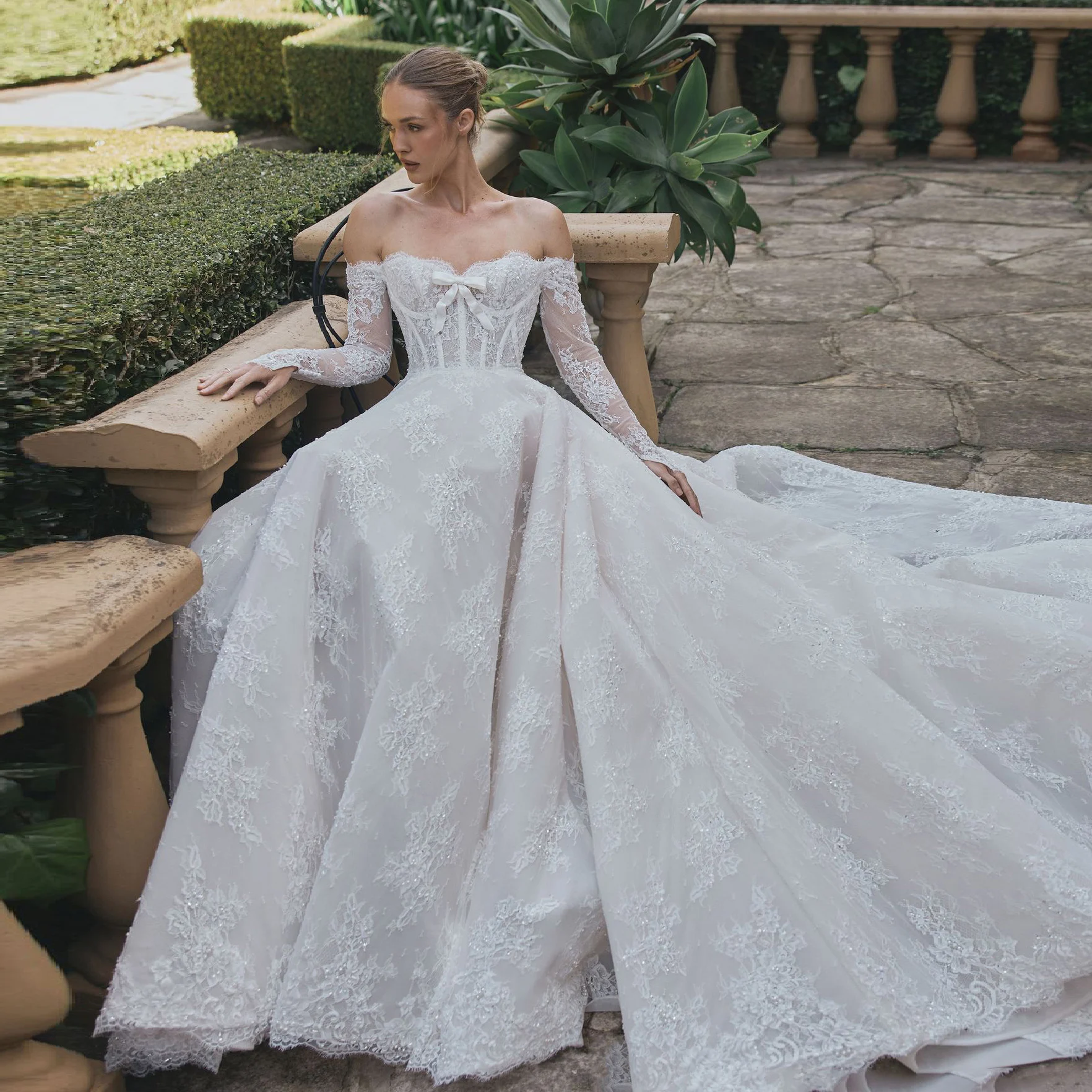 Sheer Fairy Wedding Dress Elegant A-Line Off Shoulder Tulle Sweetheart Pearls Bowknot Corset Dubai Bridal Gowns SW576 Customized