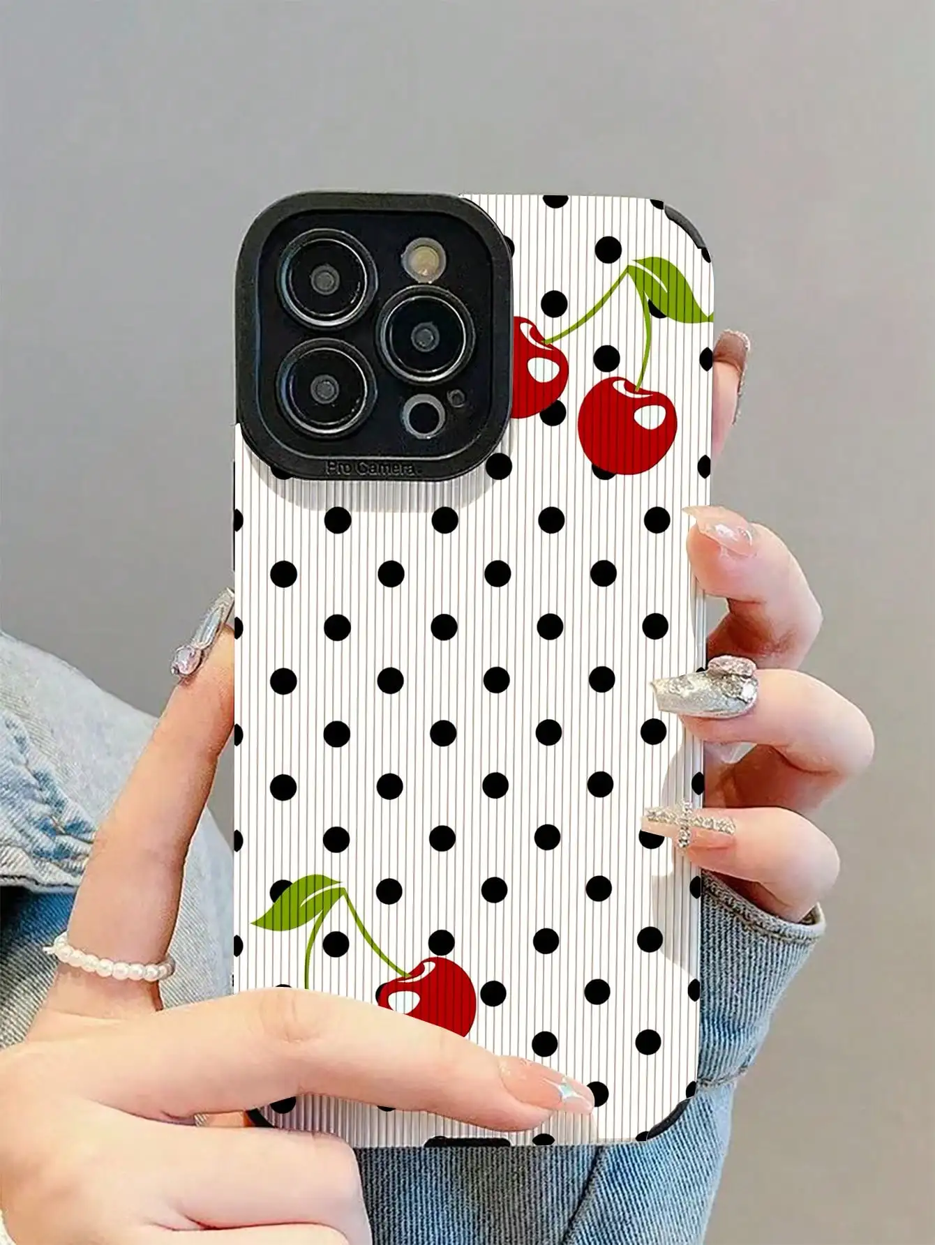 

1pc Fashionable Elegant Black Polka Dot & Cherry Pattern Shock-Resistant Leather Phone Case, Stylish Design, Suitable As Gift For Friends And Family, Compatible With IPhone17/17Air/17Pro/17ProMax/IPhone16/16Plus/16Pro/16ProMax/IPhone15/15Plus/15Pro/15ProM