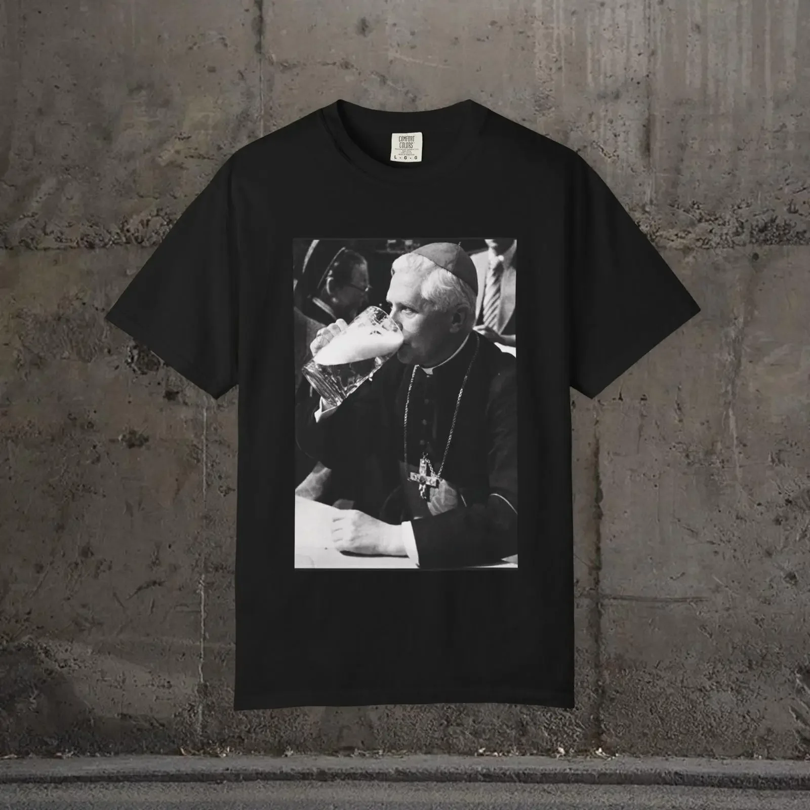 Pope Benedict XVI Drinking Beer T Shirt Funny Catholic Joseph Ratzinger Oktoberfest German Heritage Streetwear vintage Washed
