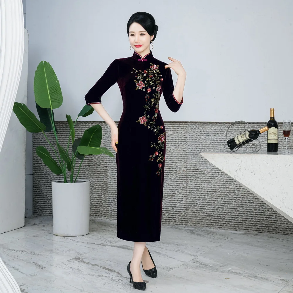 

Autumn Winer Retro Classic Chinese Style Cheongsam Female Velour Qipao Exquisite Beads Flower Mandarin Collar Long Dress 5XL 6XL