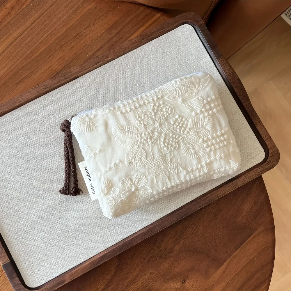 Bolsa de maquillaje de encaje blanco elegante, bolsa de cosméticos multiusos con cremallera, lápiz labial impermeable, almacenamiento de auriculares, viaje