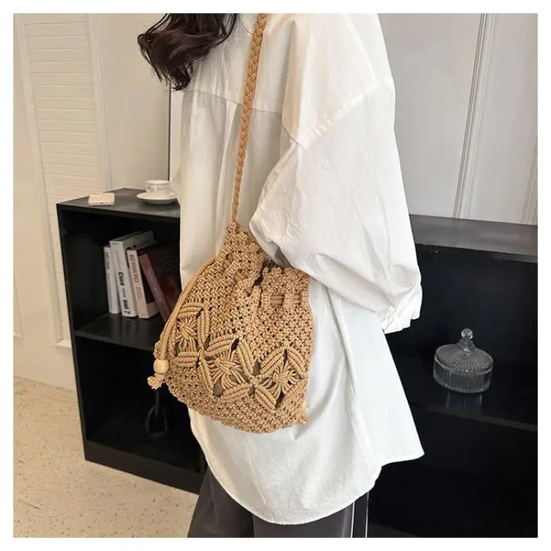 

Woven Straw Bags Versatile Fashion Crossbody Bucket Bag Hand-Woven Bag Niche Design Hand-held Straw Woven bag Vacation Beach Bag