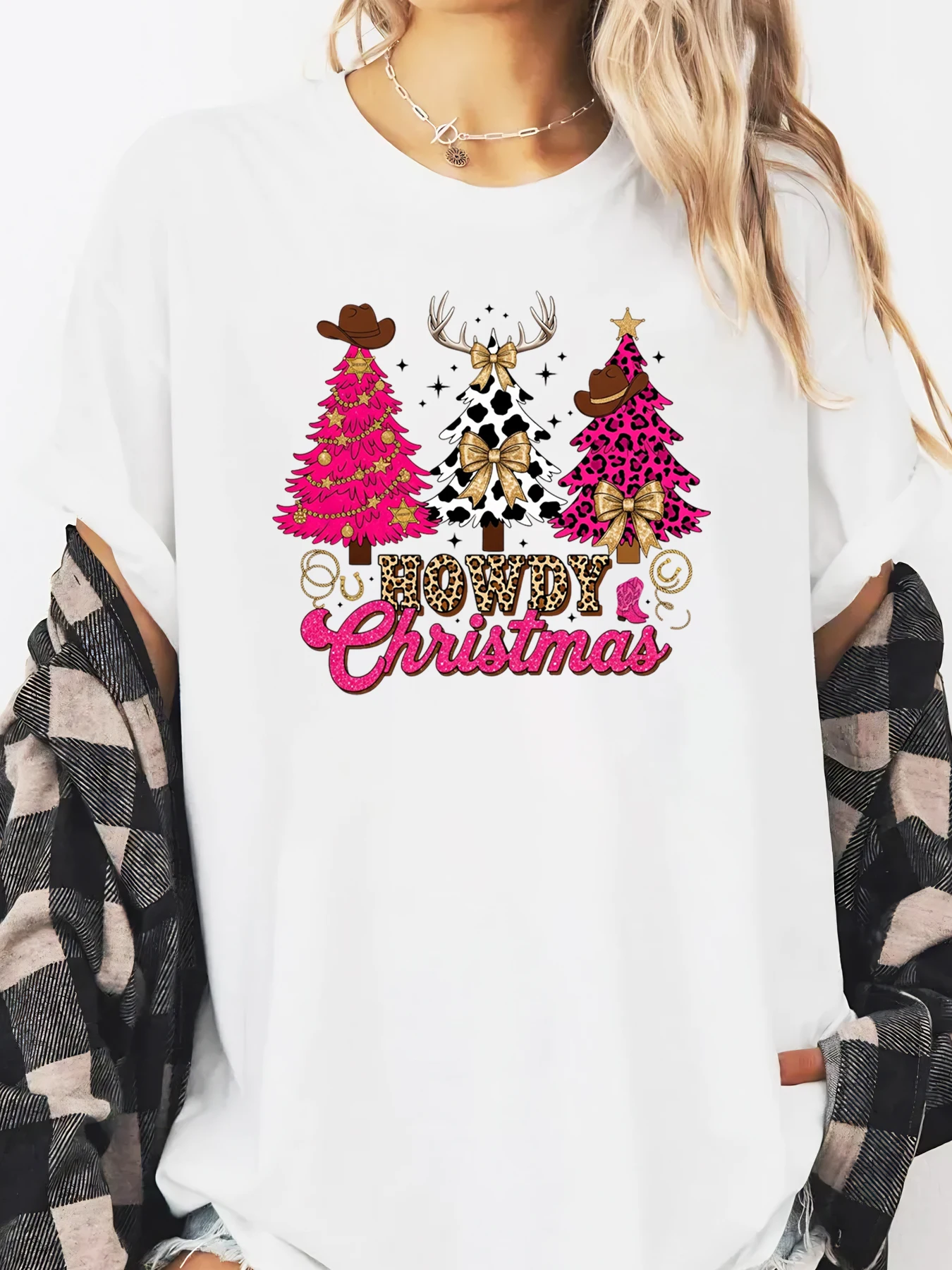 كاوبوي شجرة عيد الميلاد طباعة عطلة تي شيرت المرأة ملابس احتفالية عادية الأبيض حجم كبير