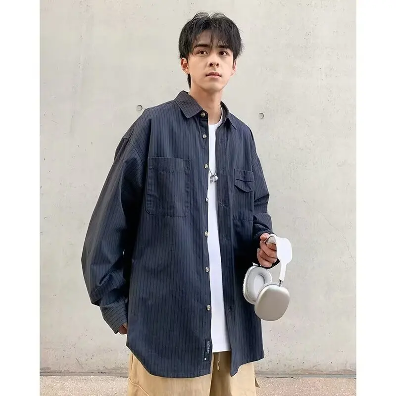 

Мужская повседневная универсальная простая верхняя одежда в стиле ретро, японская, свободная, в полоску, с длинным рукавом и воротником, для весны и осени