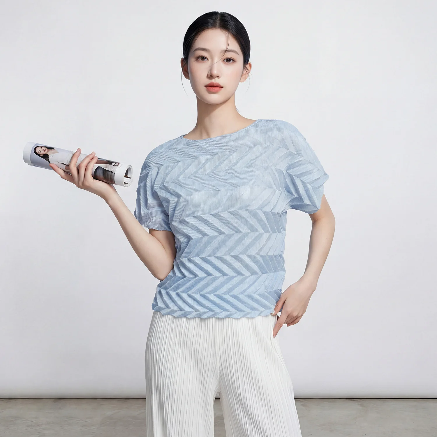 

Miyake Pleated Tops for Women 2026 New High-end Round Neck Short-sleeved Loose Pullover Shirts Casual Fashion T-shirts for Women