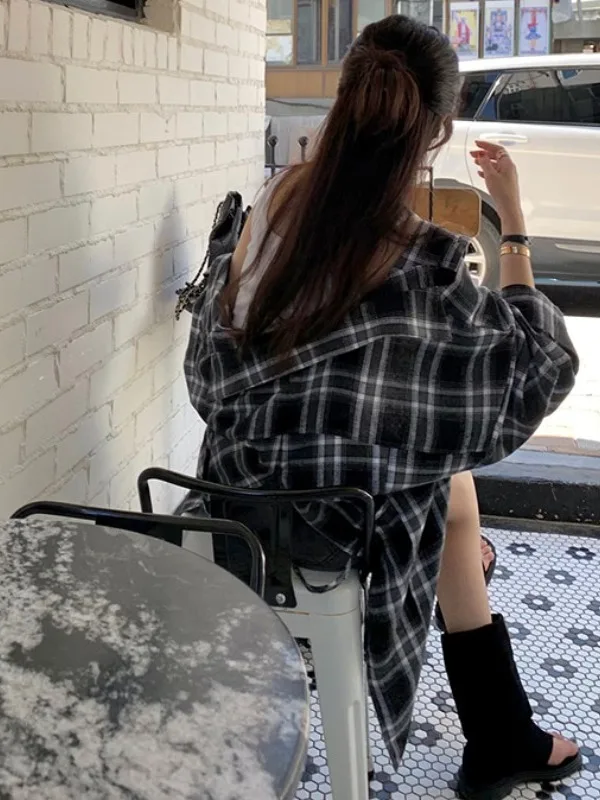 เสื้อเชิ้ตลายสก๊อตวินเทจสุดชิค เสื้อเชิ้ตแขนยาวกระดุมเดี่ยวผูกเอวทรงหลวมสตรีทสปริงคอลเลกชันเสื้อผู้หญิงแฟชั่น
