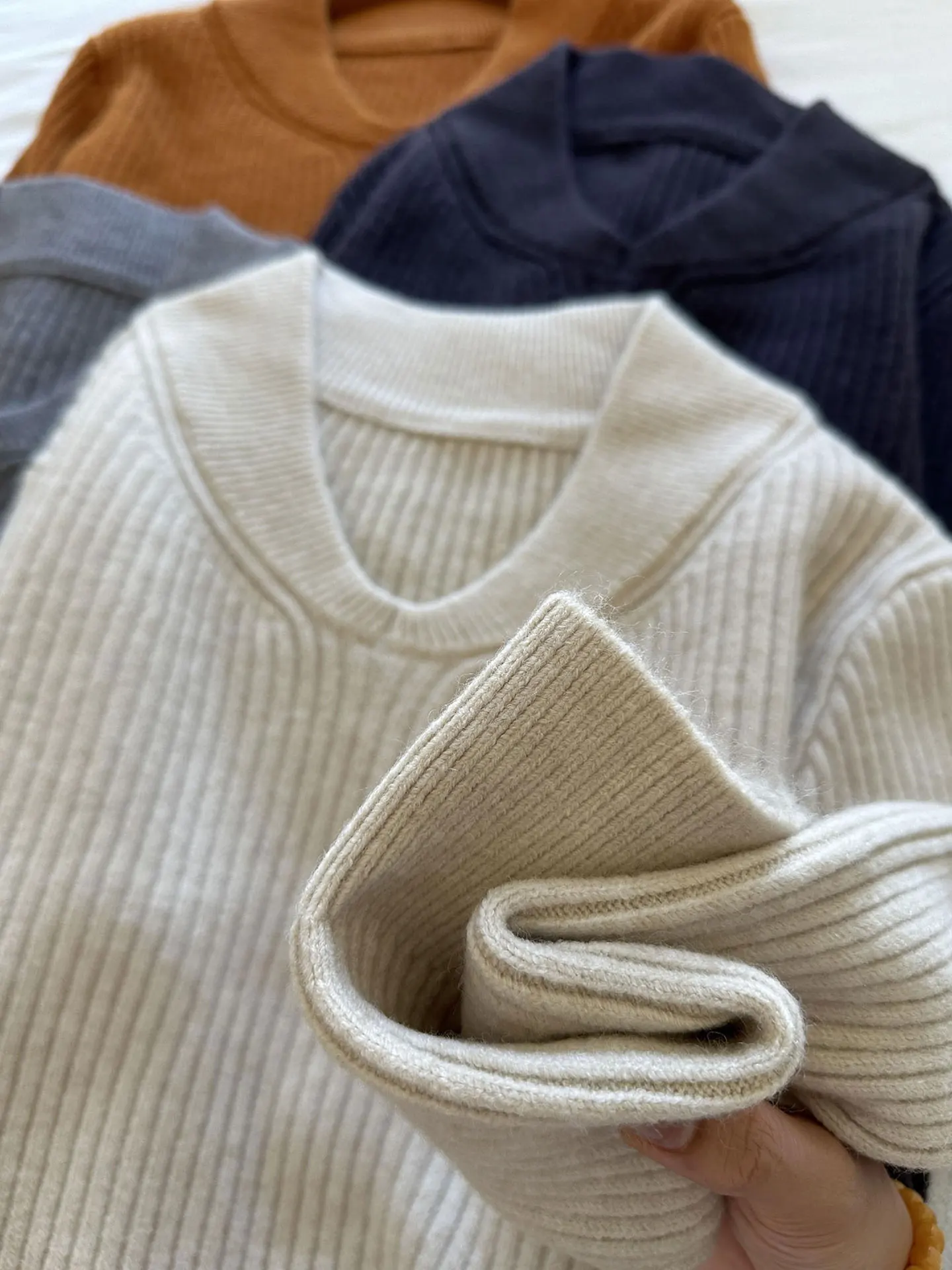 

Retro Simple Color Long Sve Base irt Winter Commute Soft Knitted Top Women's Faion Korean Sle Slim Fit Crew Ne