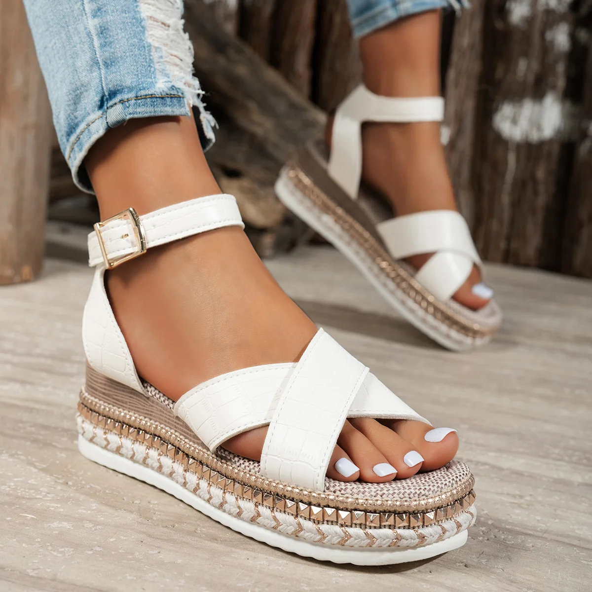 

2025 New style fashionable large-sized thick-soled sandals with muffin thick-soled buttoned wedge heels and fish-mouth sandals