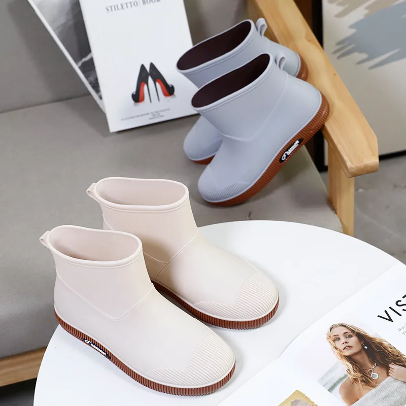 New Rain Boots Women Adult Short Tube Water Shoes Ladies Plus Velvet Rain Boots Four Seasons Waterproof Non-slip Rubber Shoes