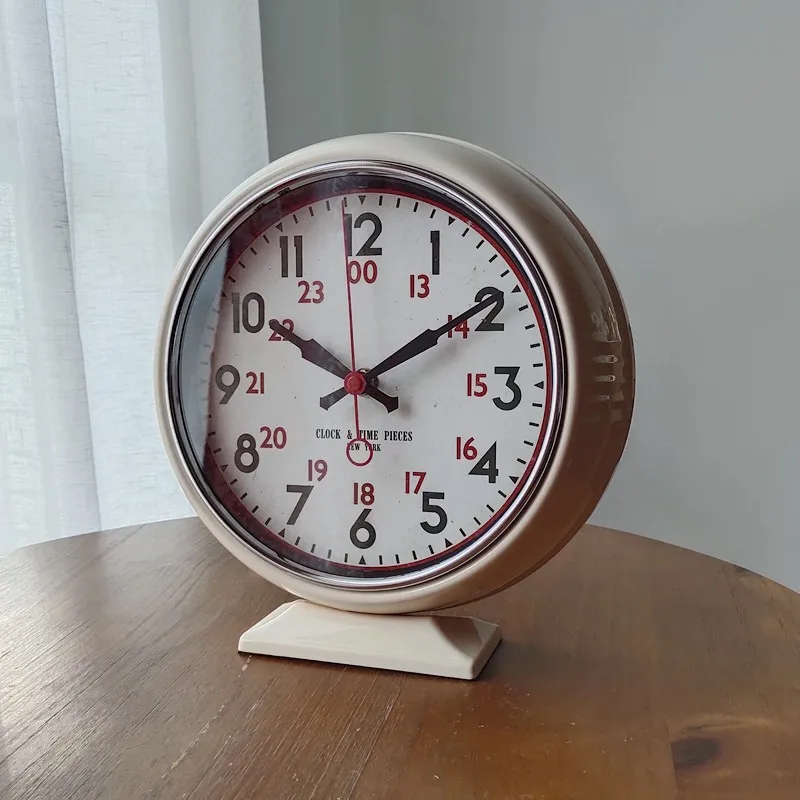 Retro Table Clock Silent Desktop Clocks Bedroom Bedside Vintage Metal Watch Household Aesthetic Mechanical ART Quartz Watches