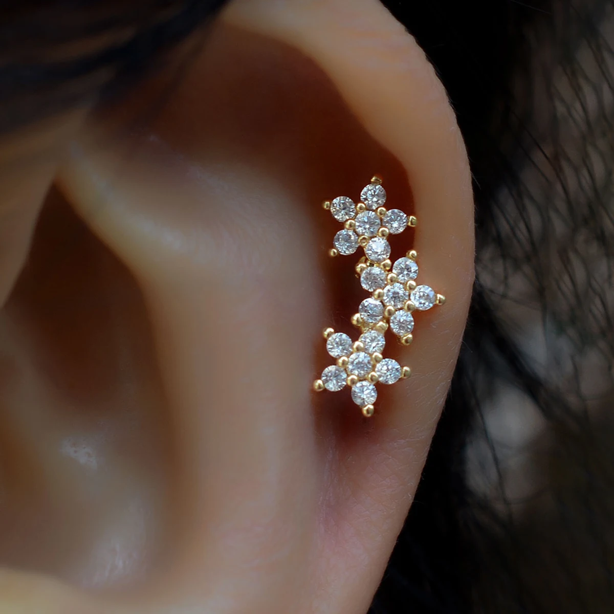 Pendientes de acero inoxidable para mujer, Piercing de hélice Tragus de hoja de flor, Mini cristal CZ, joyería fina de hueso de oreja para niñas, 1PC
