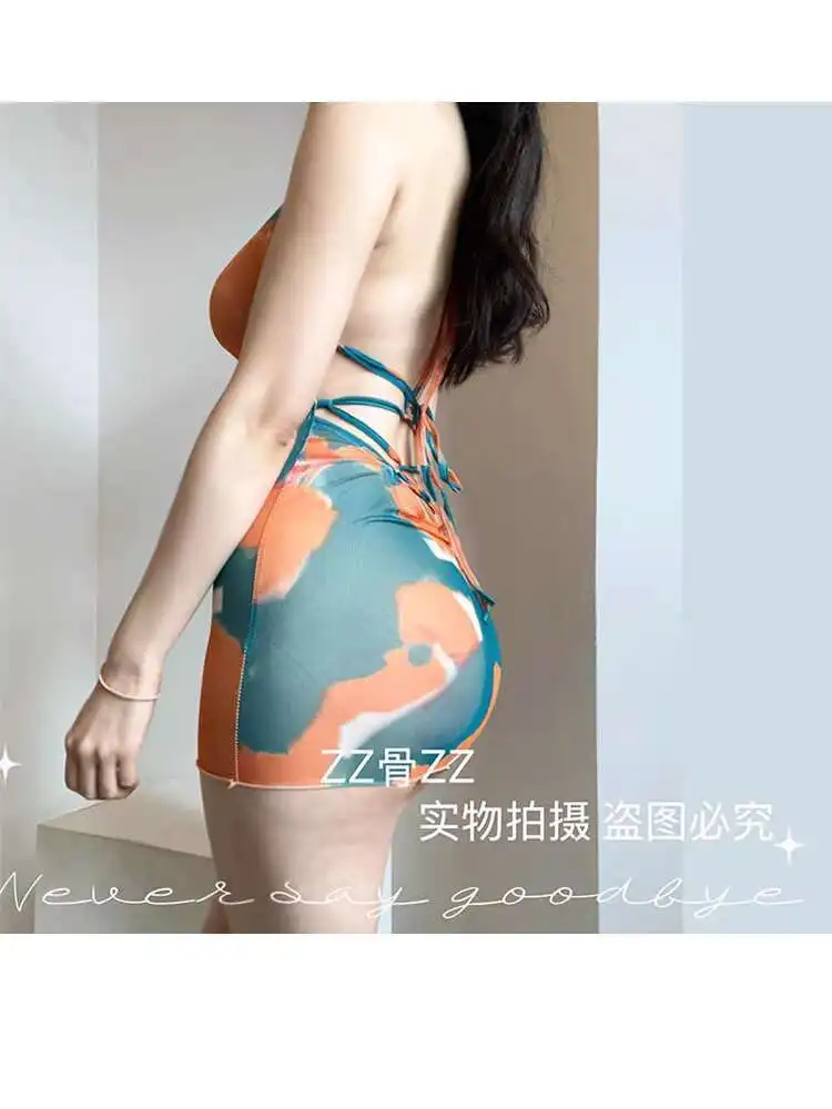 صيف جديد مثير نمط الرغبة النقية المؤنث نمط معلق الرقبة شفافة مطبوعة المنخفضة قطع الحمالات فستان قصير أنيق KAI8