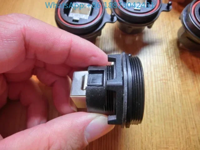 

BULGIN PX0833 RJ45 conversion socket can replace PX0833/E without grounding wire panel installation.(1PCS)