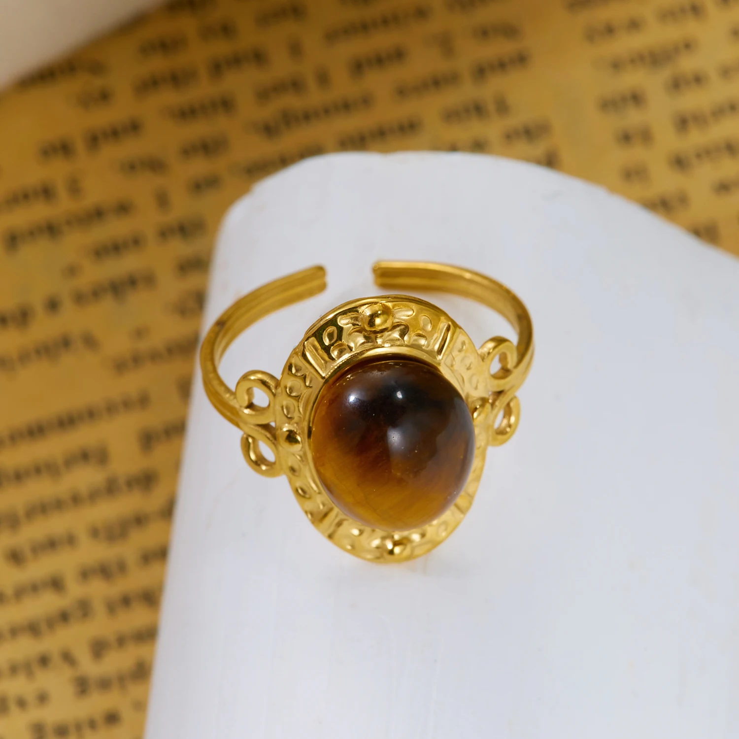 Retro Gravierter Strahlend Grüner Geäderte-Stein-Ring für Frauen Edelstahl Antik-Gold Breiter Massiver Ring Boho-Schmuck – Detail 11