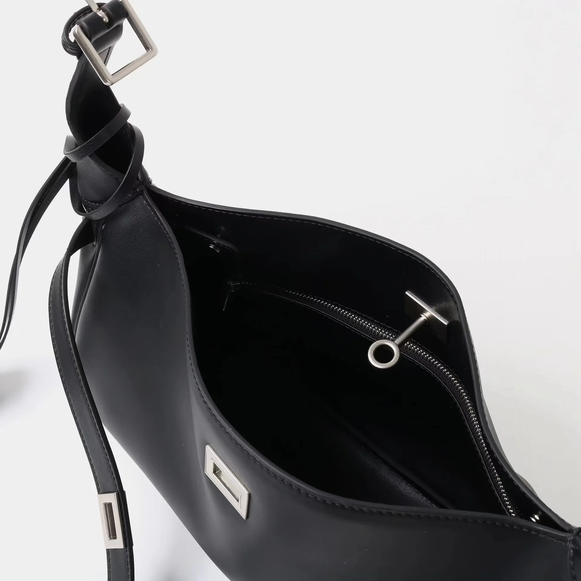 Stylish Underarm Bag Large Capacity Tote Bag Cowhide Shoulder Bag Commuter Pocket Bag Soft