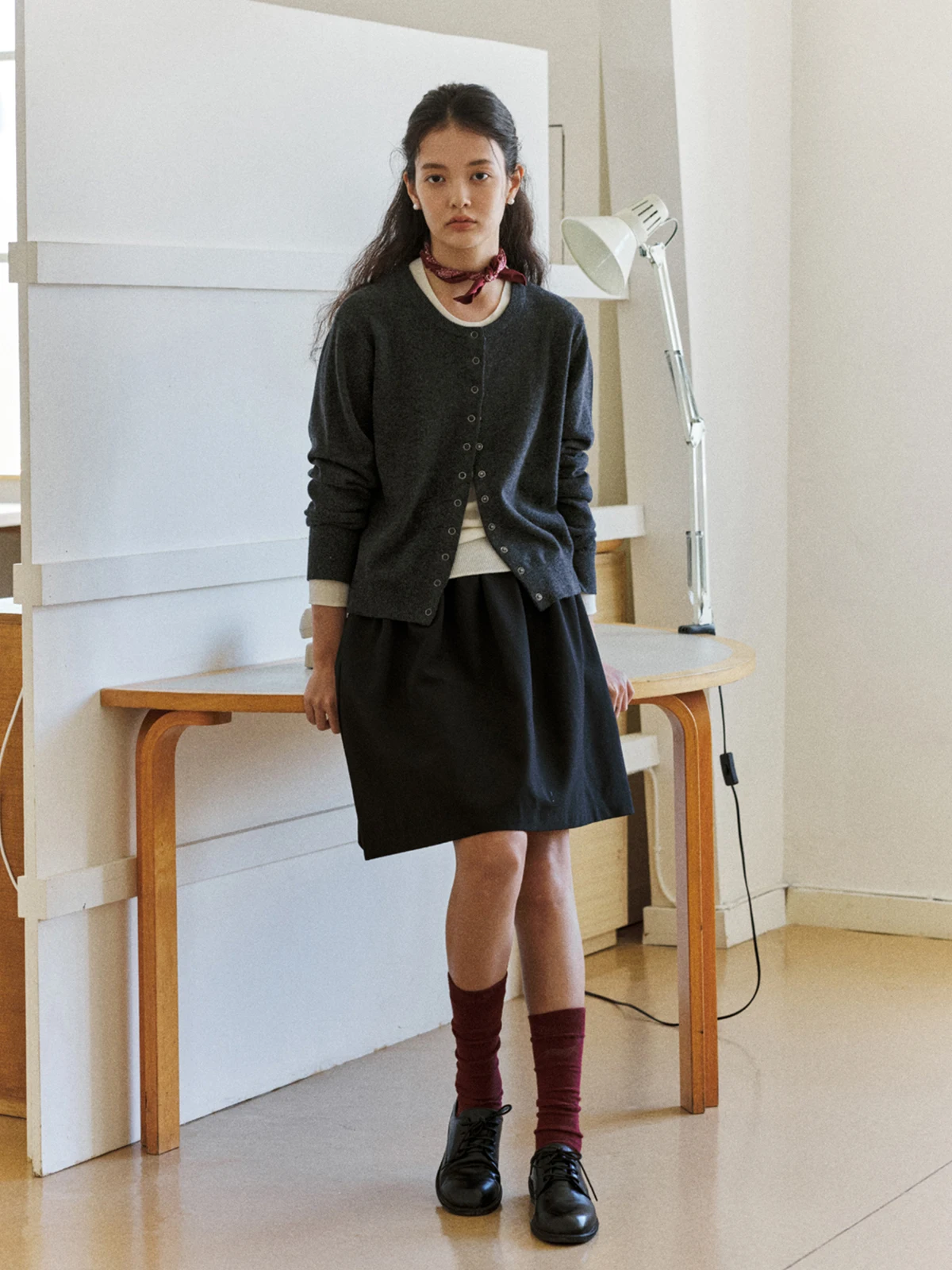 

Длинный вязаный кардиган в стиле ретро, шерстяной художественный женский вязаный свитер для отдыха, круглый вязаный свитер на пуговицах, стандартный крой