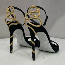 Sandali con tacco avvolgente serpente oro Sexy strass pelle scamosciata nera tacchi alti estate Peep Toe Stiletto Party banchetto di nozze scarpe da donna