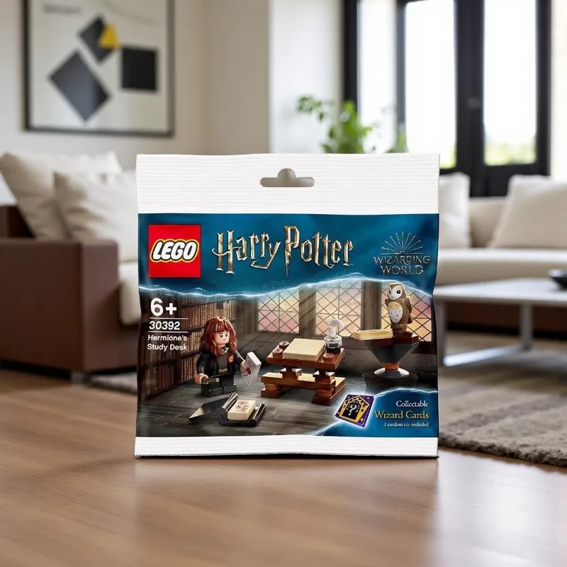 

LEGO 30392. Рабочий стол Гермионы.