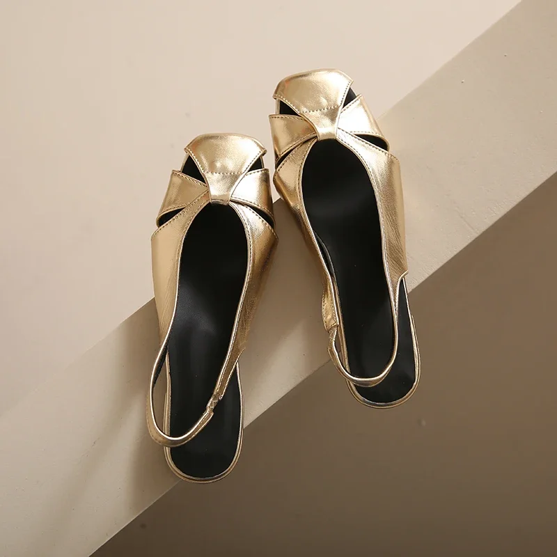 New Spring and Summer Soft Leather Bag Head Sandals Women Wear Flat Shoes After Tripping Square Gold and Silver Temperament