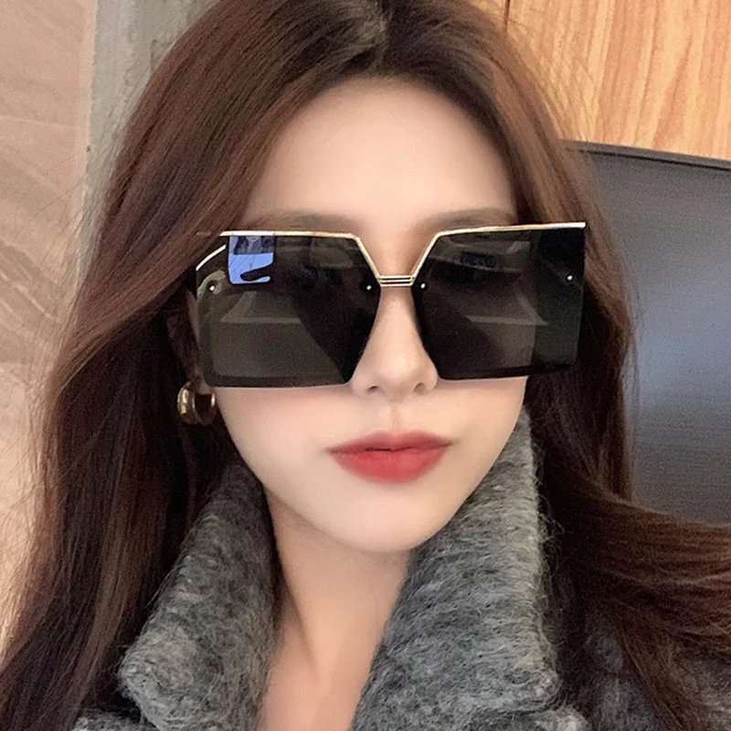 Square Frame Metal Edge Sunglasses for Women 2024 New K-style Ins Popular Style Engraved Sunglasses Large Frame Sunglasses