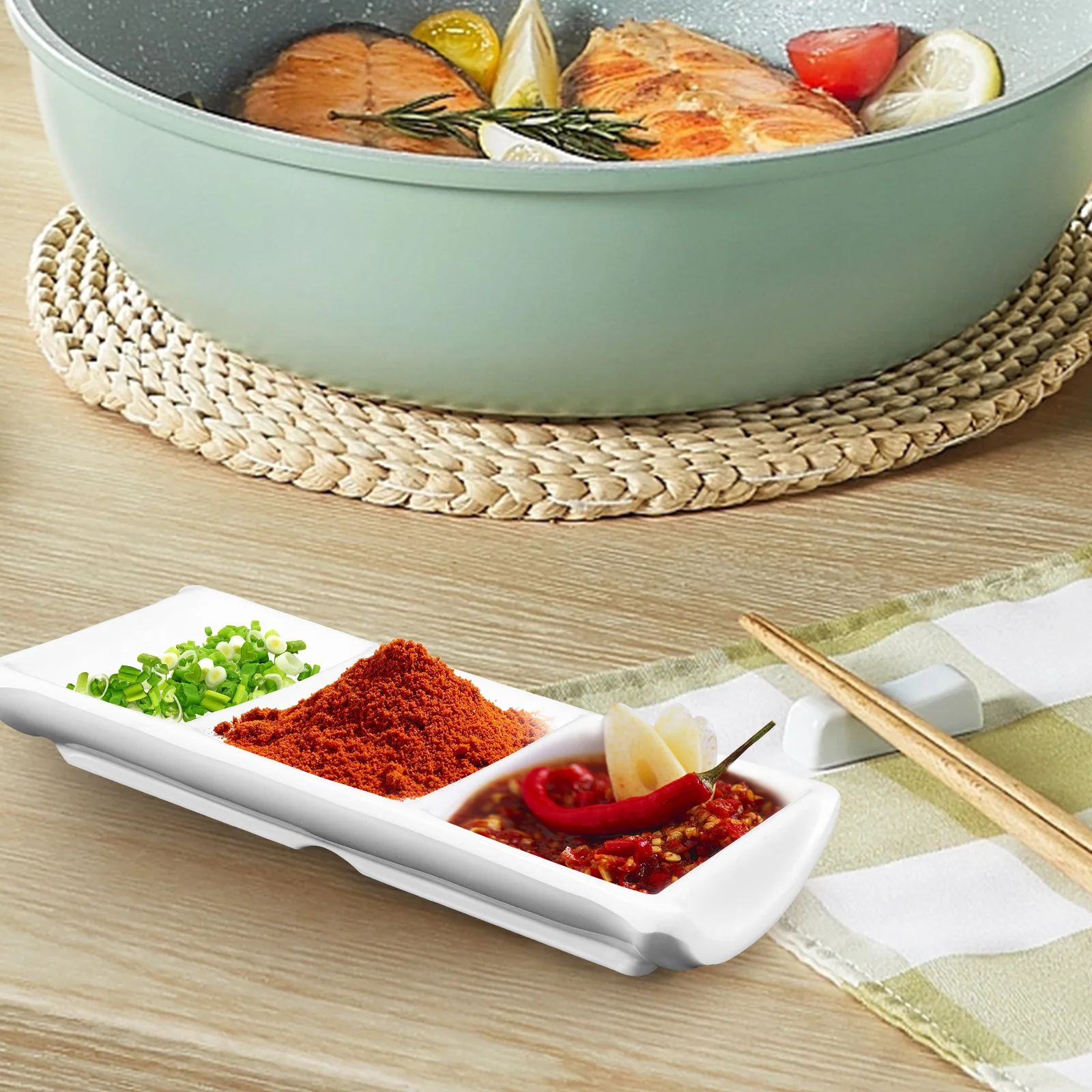 

Large 3 Consecutive Snack Compartment White Sauce Baby Food Safe Soy Containers Multipurpose Dip Plates Condiment Dishes Small