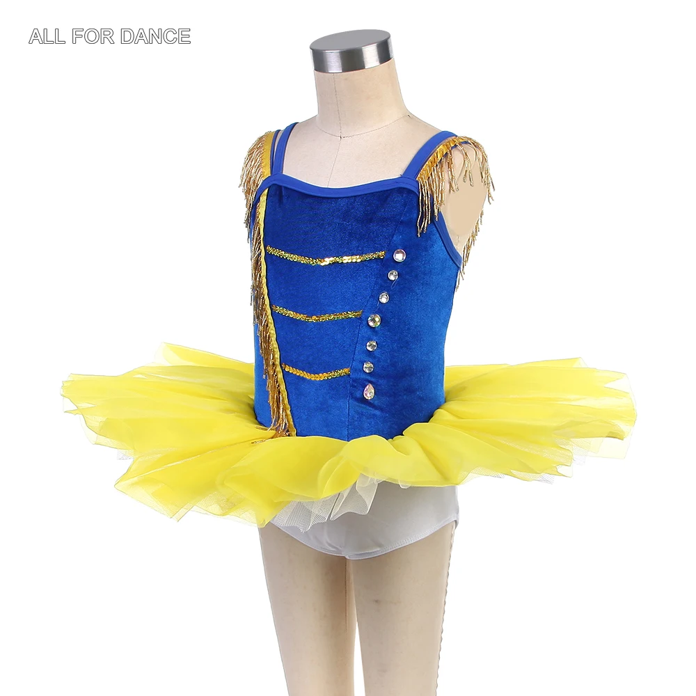 ชุดกระโปรงบัลเลต์สำหรับการแสดงบนเวที รุ่น All For Dance ปี 19839 สำหรับเด็กผู้หญิง สีน้ำเงินรอยัลกำมะหยี่ แต่งขอบทอง กระโปรงบัลเลต์สีเหลือง