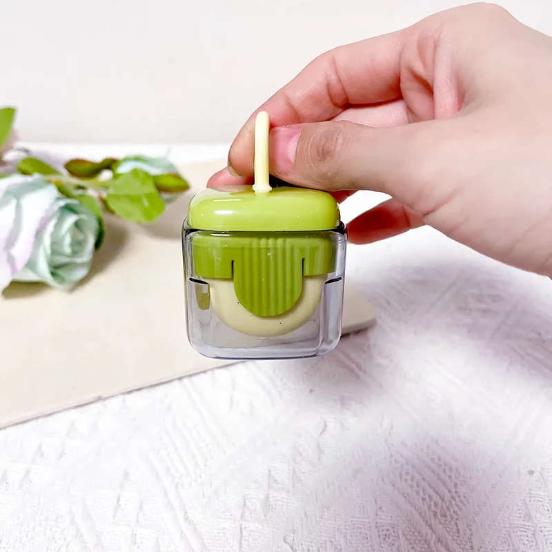 Portable Lint Remover Image 9