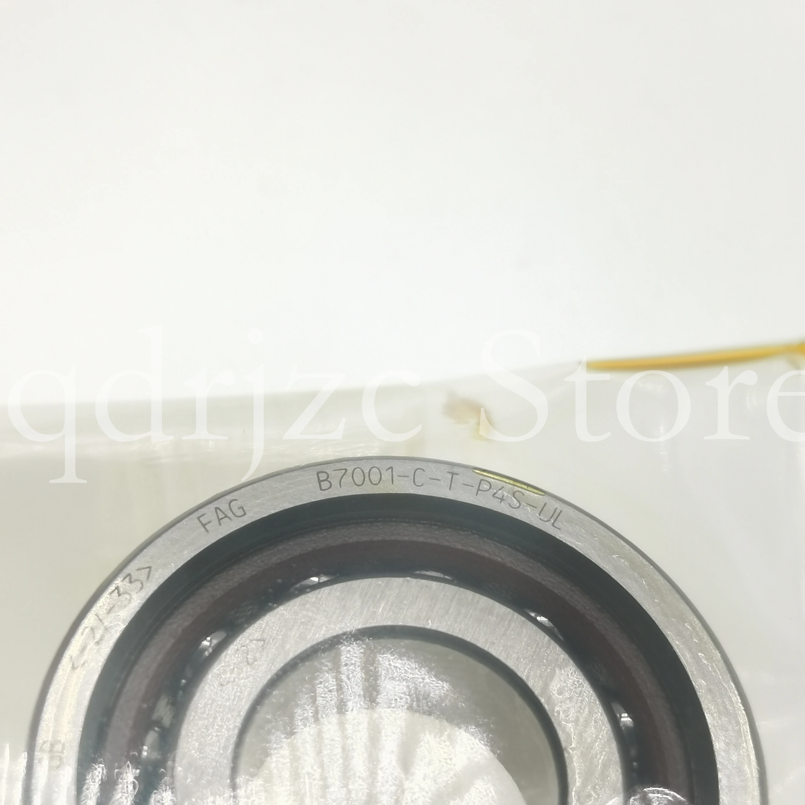 precision angular contact ball bearings B7001-C-T-P4S-UL = 7001CDGA/P4A 12mm X 28mm X 8mm