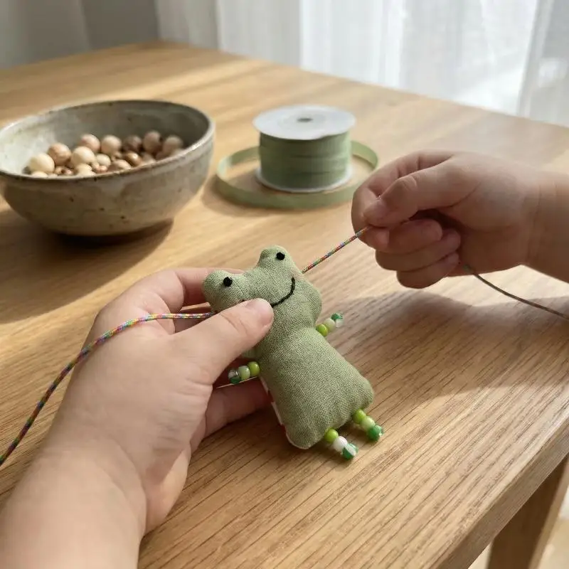 New 5Pcs Cute DIY Handmade Beaded Little Pig Frog And Little Cat Ornaments Creative Children's Clothing Shoes Socks Accessories