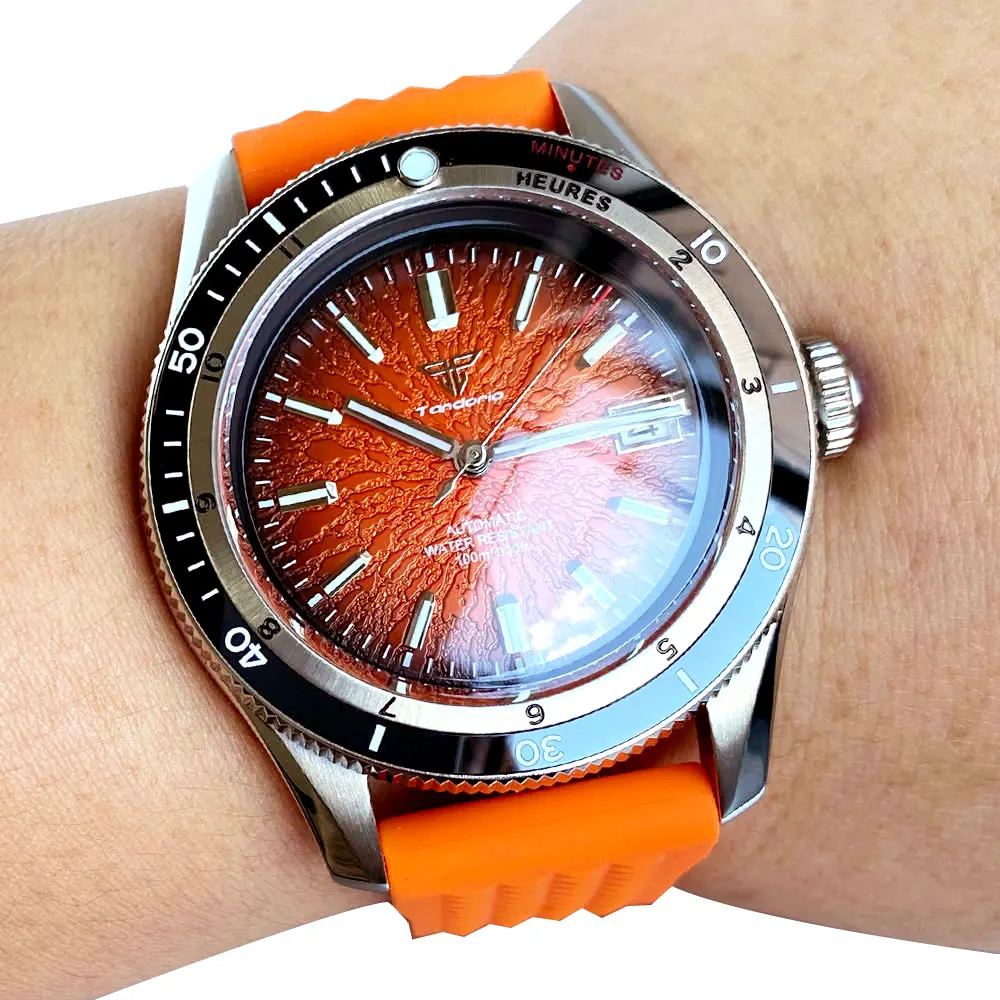 

Domed Sapphire Crystal Tandorio NH35 Mechanical Automatic Men's Watch 40MM 200m Diver Red/Green/Orange Texture Dial Rubber Strap