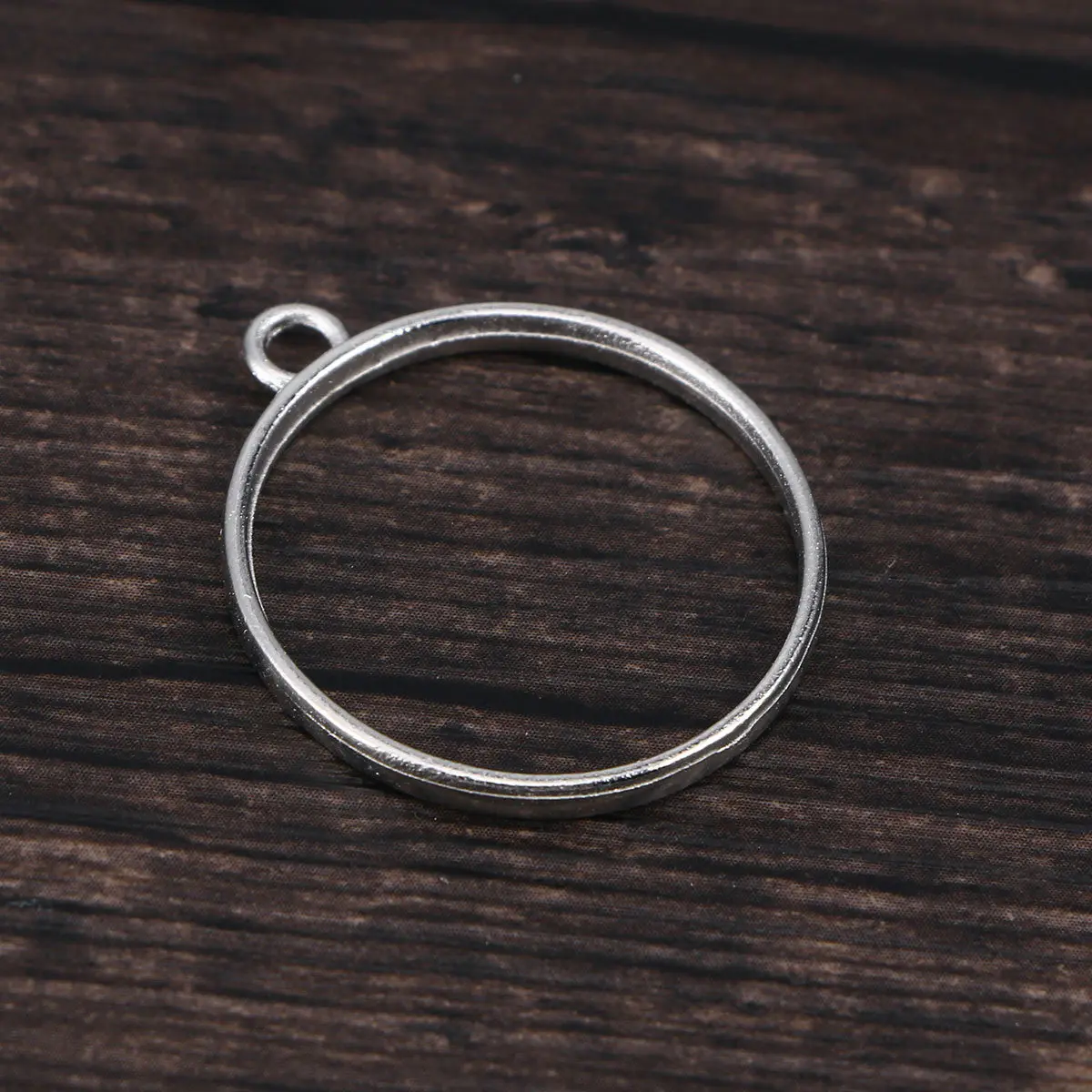 

10Pcs Round Back Bezel Pendants Zinc Alloy Lightweight Strong for Resin Crafts Scrapbooking Keychain Anklet Jewelry DIY