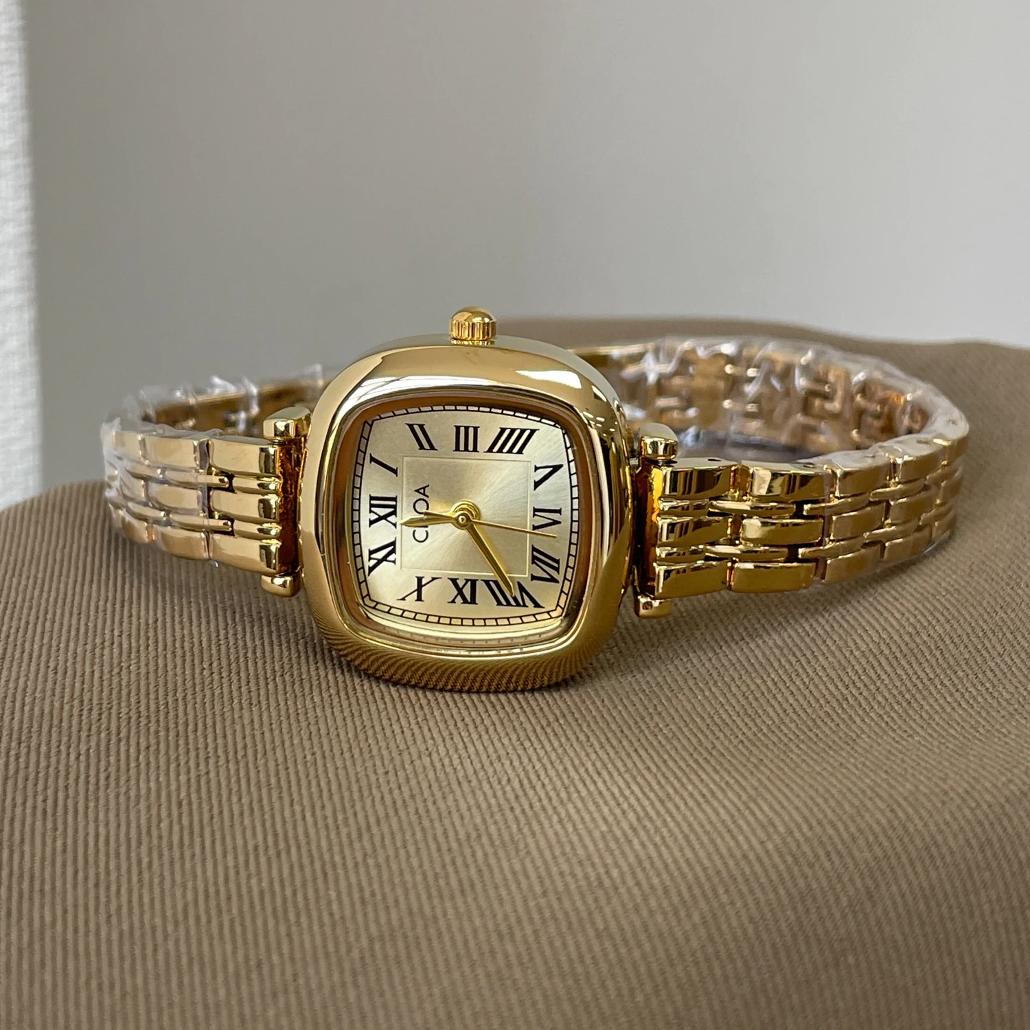 

Женские часы CILOA в стиле ретро, золотые квадратные, подлинный бренд, новые модные высококачественные компактные водонепроницаемые кварцевые часы 2025 года