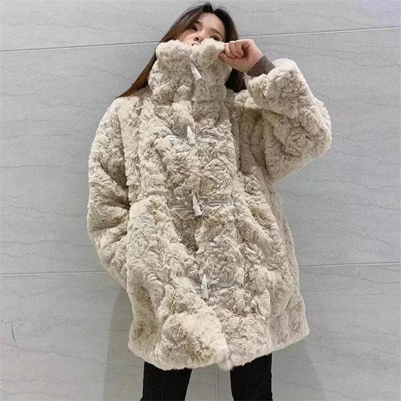 

2023 Winter New Female Lamb Fleece Thickened Fur Coat Women's Imitation Mink Rabbit Hair Lazy Style Horn Button Fur Winter Coat