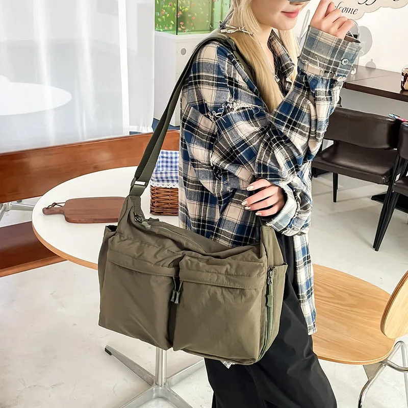 Men And Women's Tote Bag Laptop Shoulder Bag Nylon Large Capacity Messenger Bag Waterproof Crossbody Purse for Business Travel