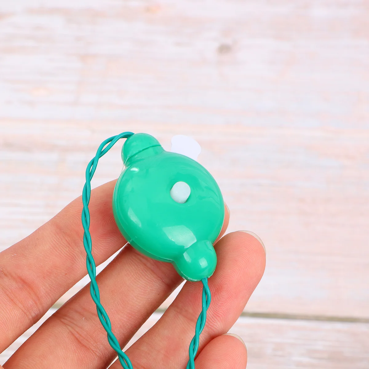 

St. Patrick's Day Glowing Necklace 7-LED Shamrock Pendant LED String Lights Creative Luminous Necklace for Party