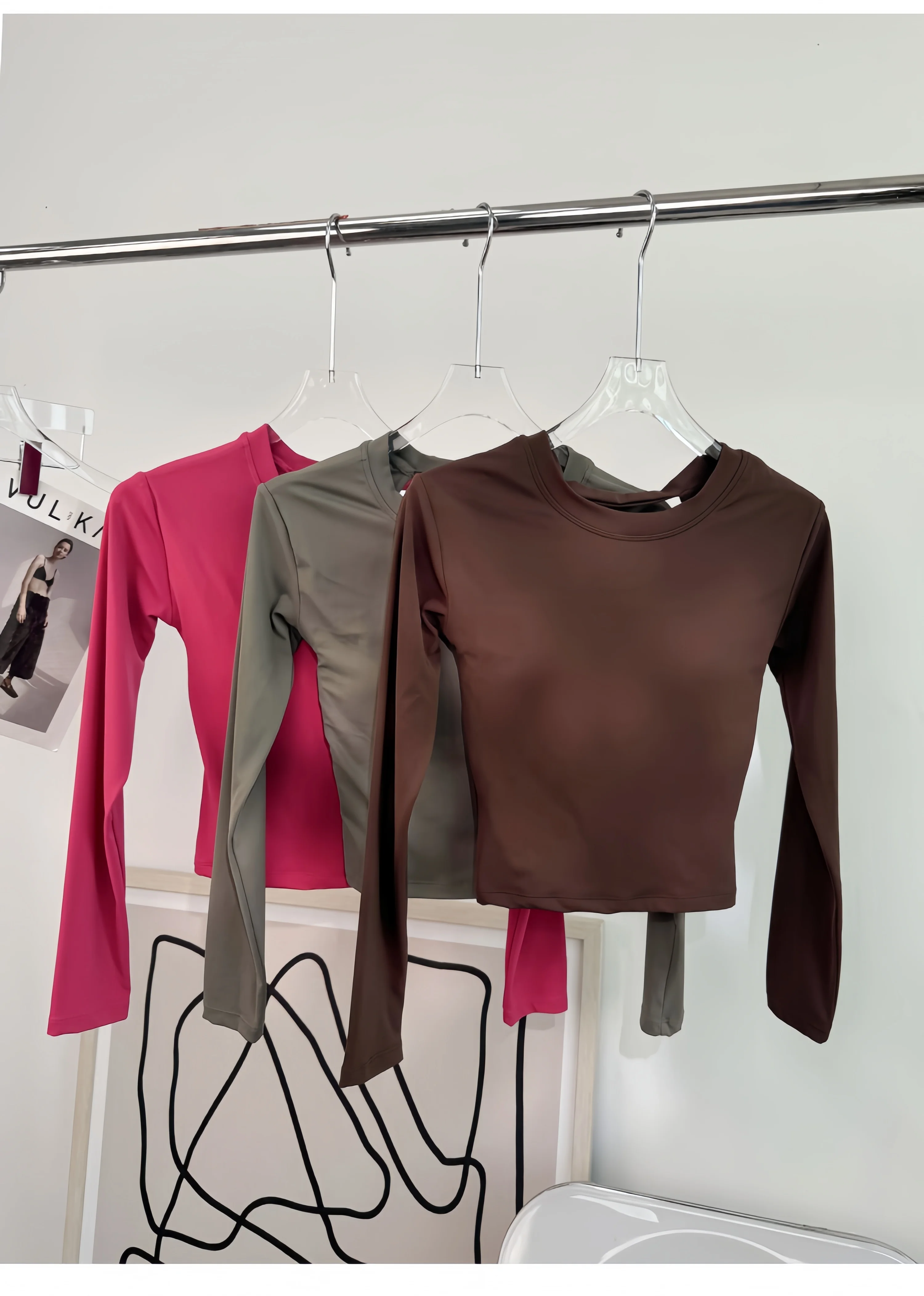 Yoga long-sleeved fixed-style sports bra; sexy backless workout top; short fitness suit for women to wear outside image 6