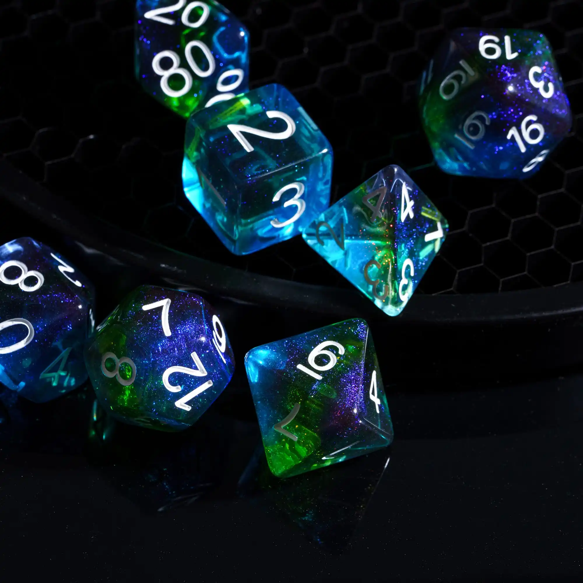 Cusdie Glitter DND Dices Resin Diagonals D&D Dice Set Multicolor 7Pcs D4-D20 Polyhedral Dice for Role Playing Game Board Games