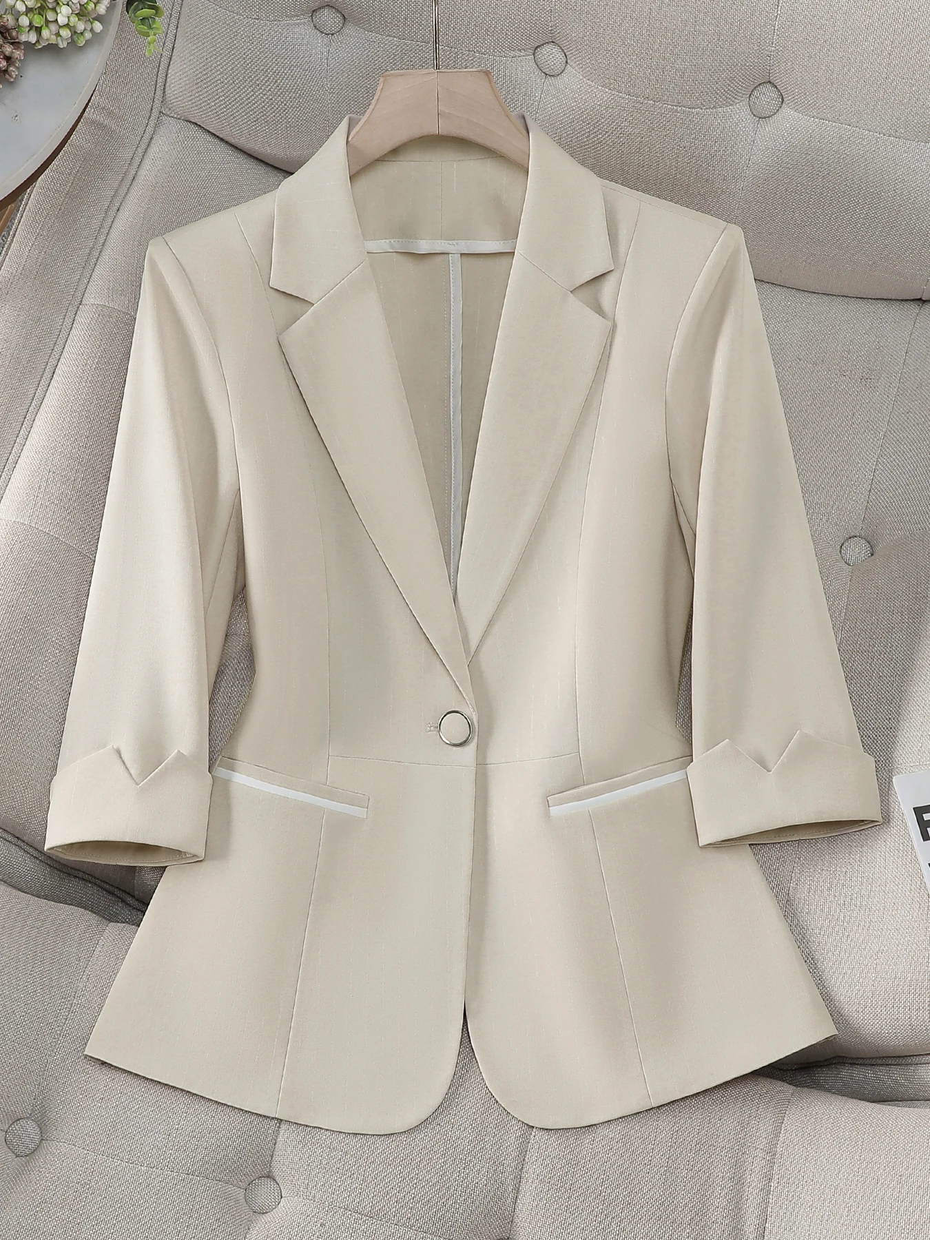 Einfarbiger Slim-Fit-Blazer mit Dreiviertelärmeln und einem Knopf – elegante, minimalistische High-End-Damen-Pendleranzugjacke