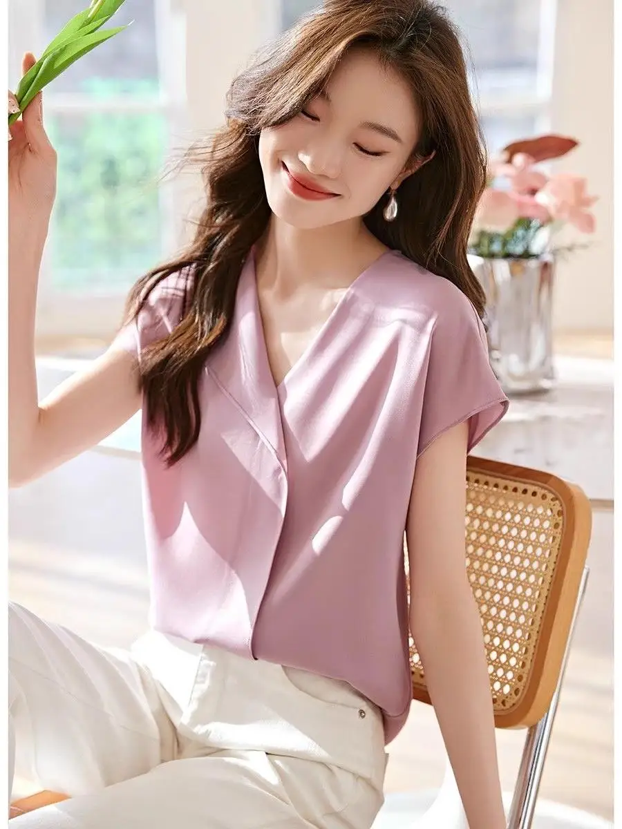 camisa-feminina-elegante-com-gola-assimetrica-solta-efeito-emagrecedor-decote-em-v-manga-curta-com-bolso-quadrado-novidade-de-verao-2026