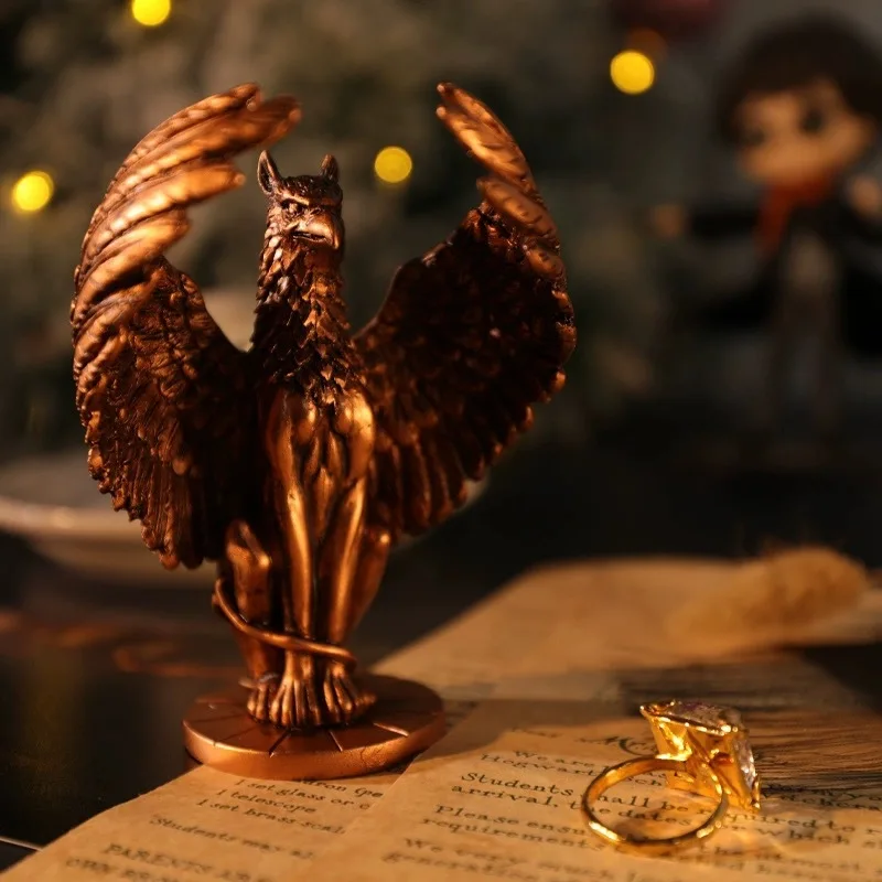 Popular Griffin Resin Figurine Vintage Home Office Desk Ornament Best Selling Griffin Resin Art Vintage Tabletop Decor Statue