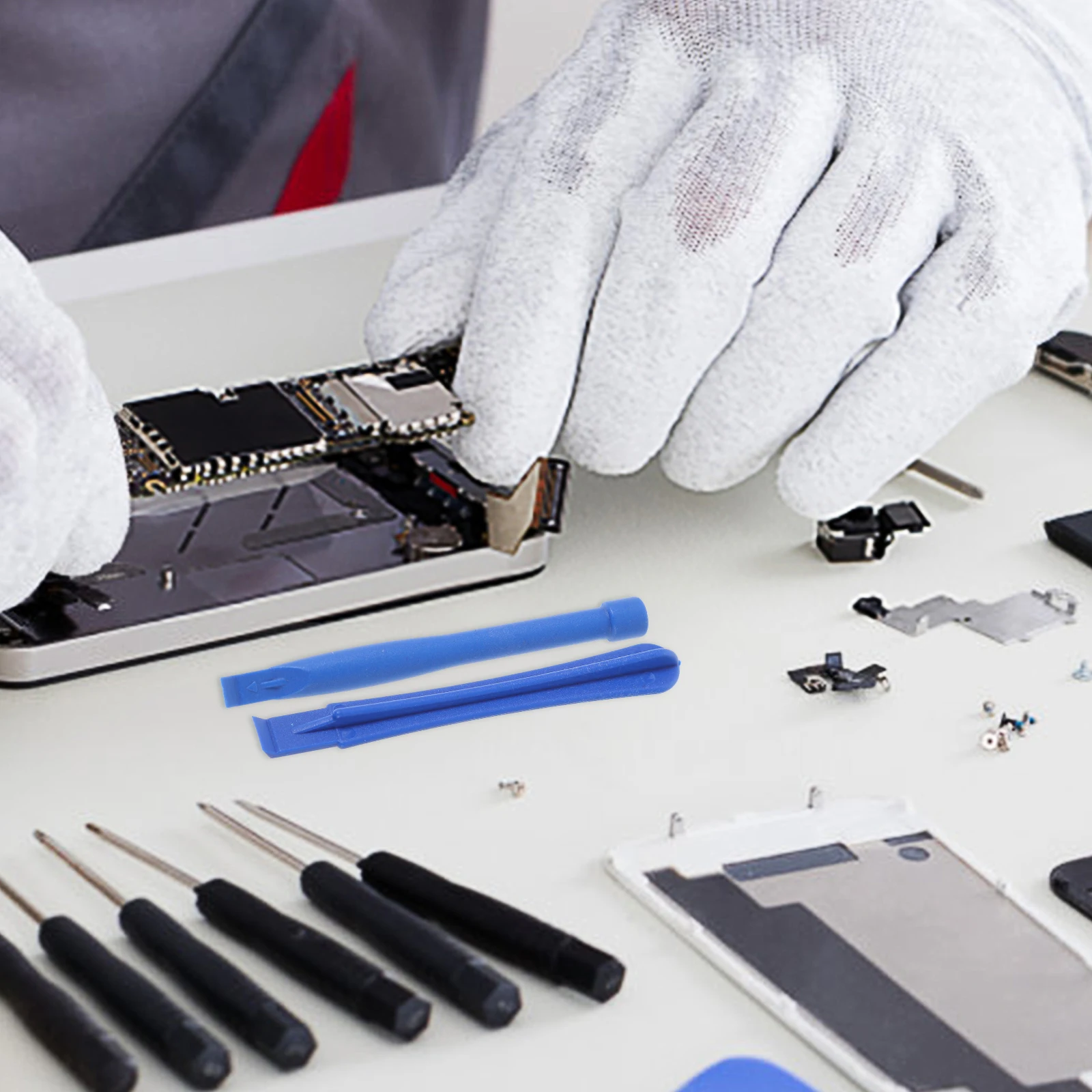 Compact Eight Piece Phone Repair Tool Set Carbon Steel Precision Instruments for Professional Mobile Disassembly and Service