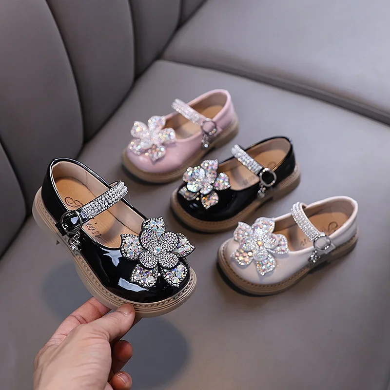 

New Girls Spring Autumn Children Single Shoes Girl Princess Rhinestone Lacquered Flower Kids Girls Pearl Performance Dance Shoes