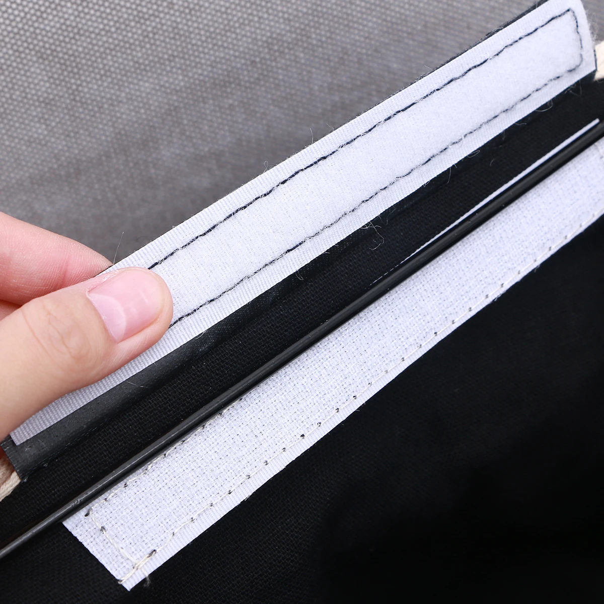 

1Pcs Felt Fabric Bedside Storage Bag Hanging Organizer for Dorm Car Bed Rails Large Capacity Holder Bedside Storage Bag