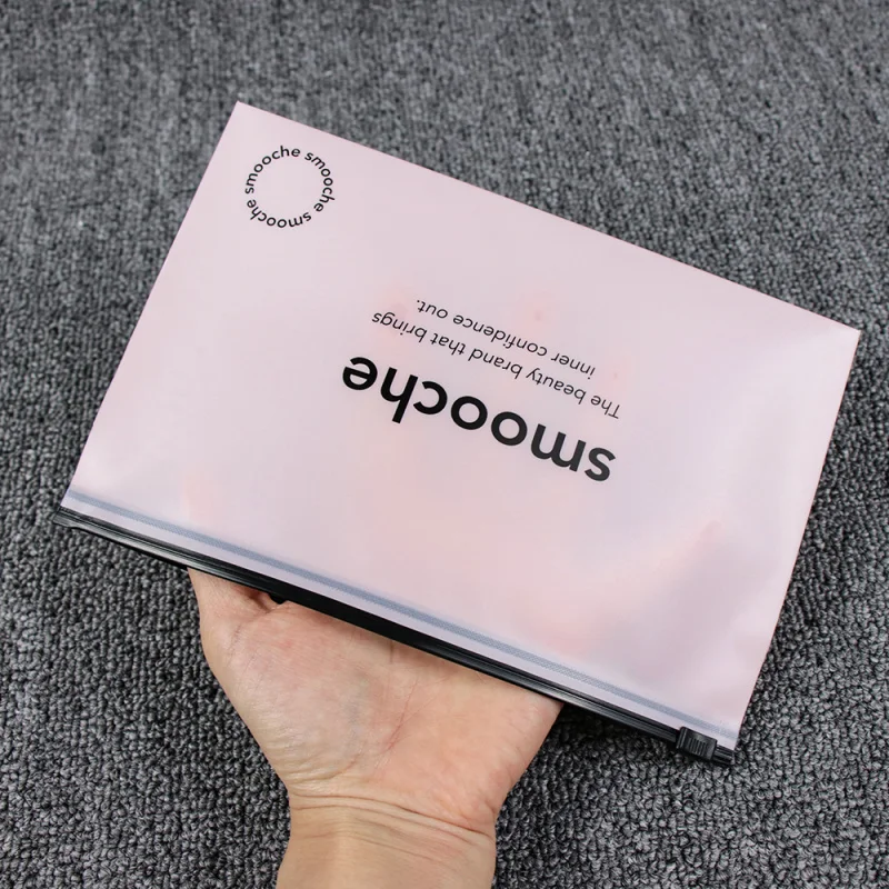 2025customized.Custom Matte Pink Resealable Clothing Packaging Bag Garment-shirts Packing Zipper Bags with P